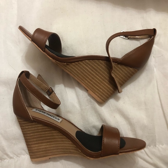 mary ankle strap wedge steve madden